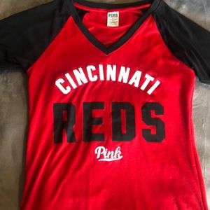 Cincinnati Reds tshirt by Pink, size small